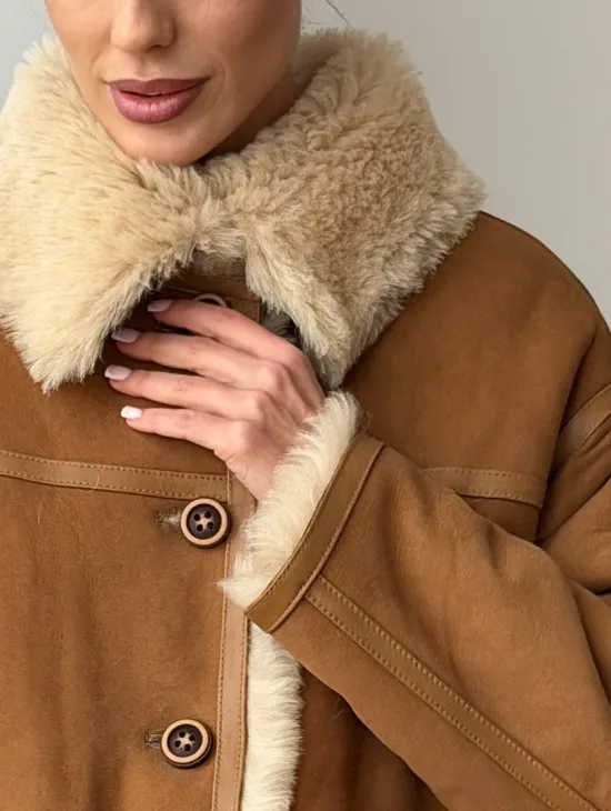 Двухсторонняя женская замшевая дубленка