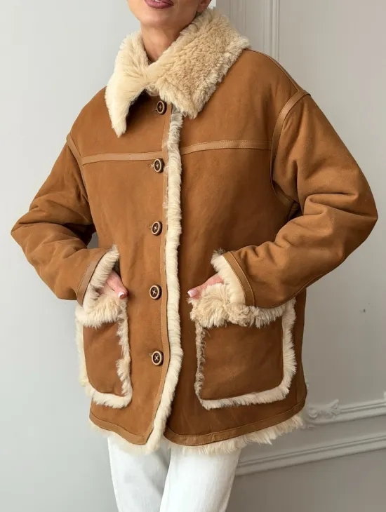 Двухсторонняя женская замшевая дубленка