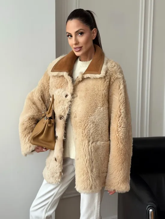 Двухсторонняя женская замшевая дубленка