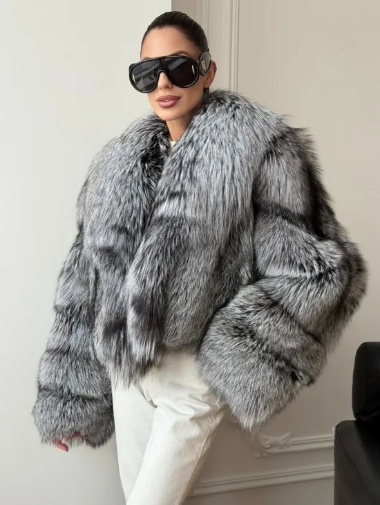 Кроп-полушубок с шалевым воротником из чернобурки