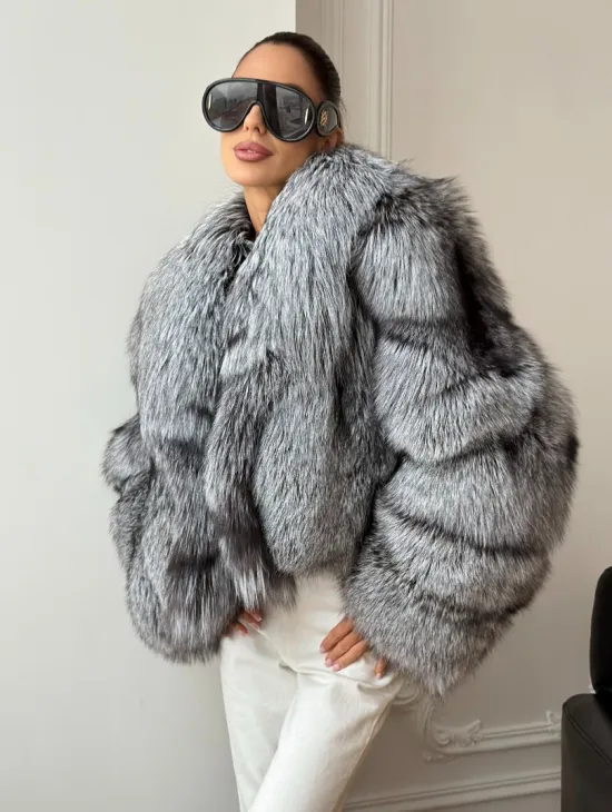 Кроп-полушубок с шалевым воротником из чернобурки