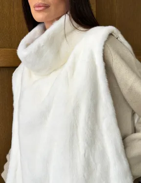 Белая норковая манишка