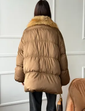 Женский пуховик оверсайз с мехом лисы