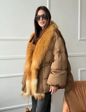 Женский пуховик оверсайз с мехом лисы