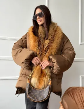 Женский пуховик оверсайз с мехом лисы