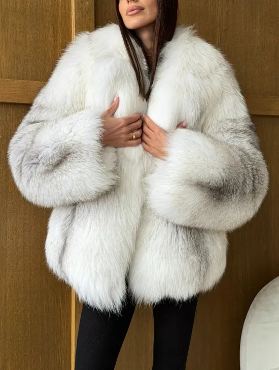 Белый полушубок из крестовой лисы - английский воротник