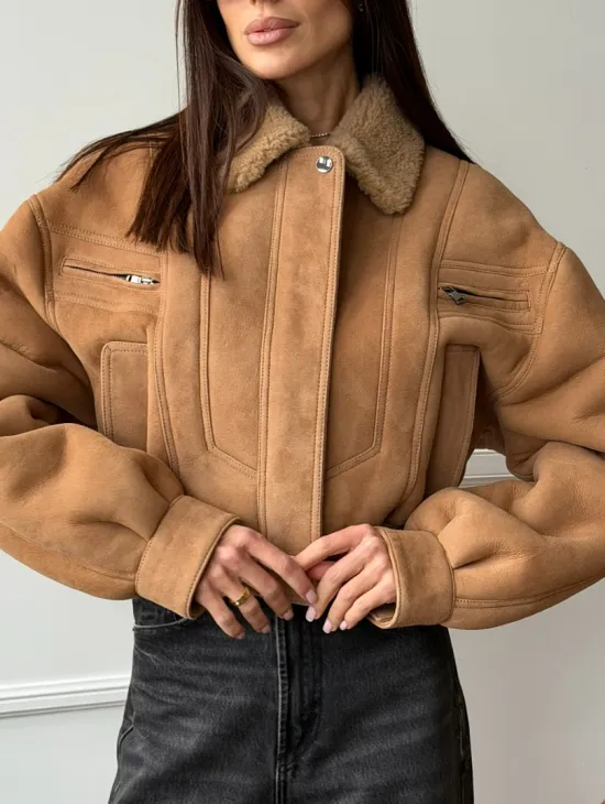 Зимняя женская дубленка - бомбер