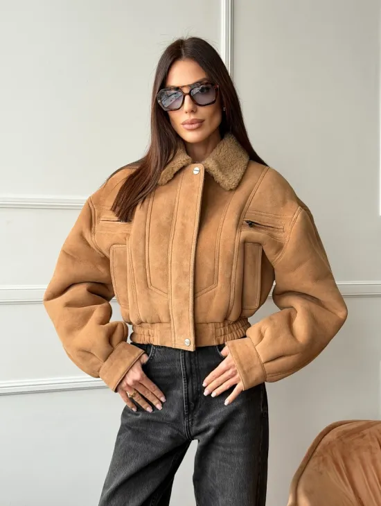 Зимняя женская дубленка - бомбер