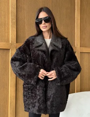 Коричневая двухсторонняя дубленка на овчине тиградо