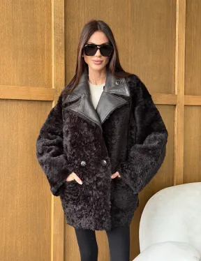 Коричневая двухсторонняя дубленка на овчине тиградо