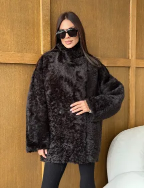 Коричневая двухсторонняя дубленка на овчине тиградо