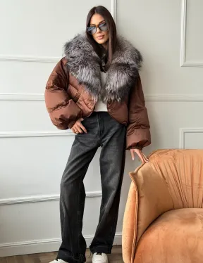Короткий пуховик с мехом чернобурки