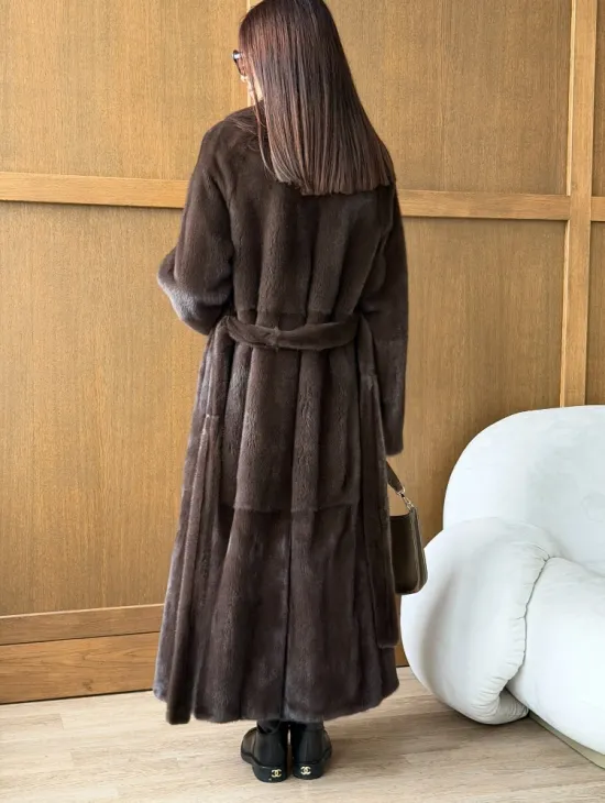 Норковая шуба - прямой крой с меховым поясом