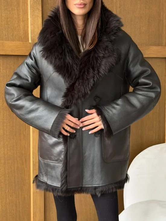 Двухсторонняя коричневая дубленка