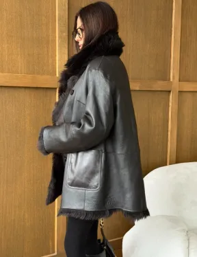 Двухсторонняя коричневая дубленка