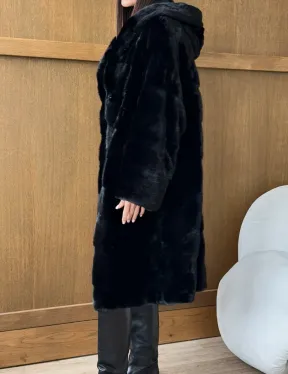 Черная норковая шуба с капюшоном