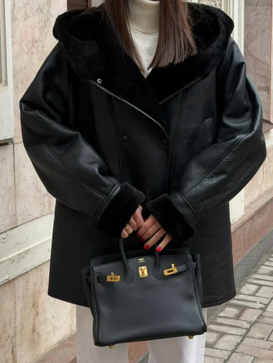 Женская дубленка с капюшоном