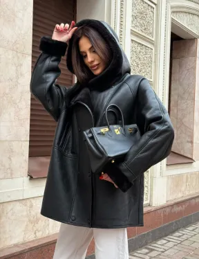 Женская дубленка с капюшоном