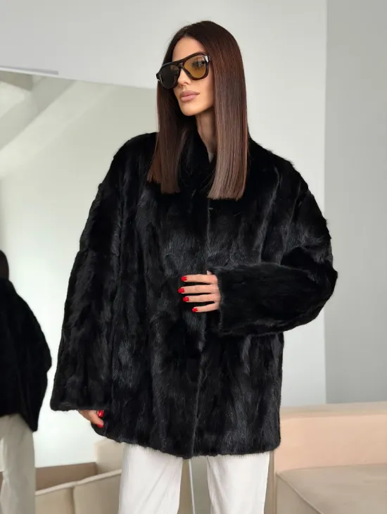 Шуба норковая из кусочков в стиле оверсайз