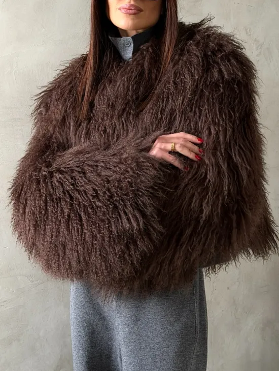 Модный полушубок из ламы