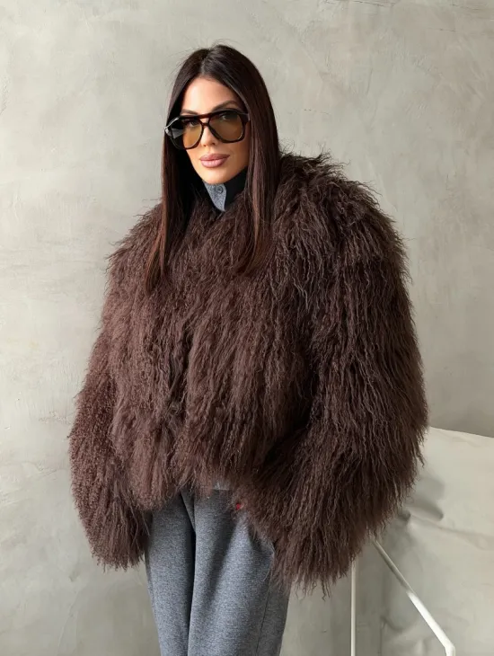 Модный полушубок из ламы