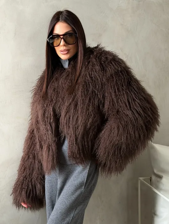 Модный полушубок из ламы