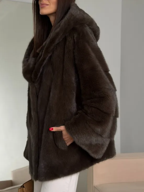 Зимняя норковая шуба с капюшоном