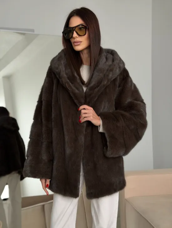 Зимняя норковая шуба с капюшоном