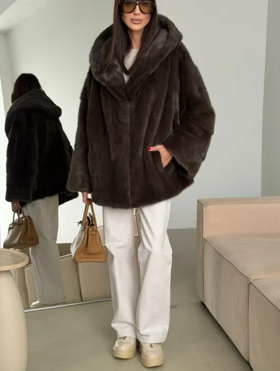 Зимняя норковая шуба с капюшоном