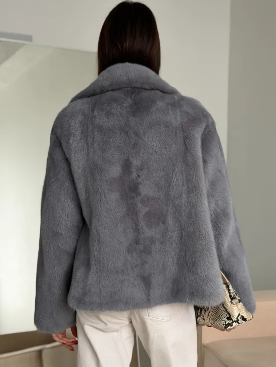 Короткая норковая шуба автоледи