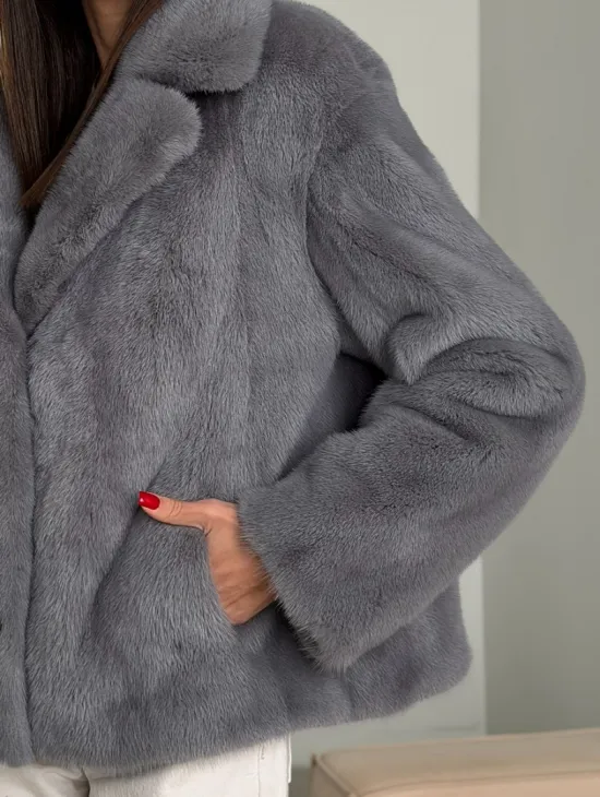 Короткая норковая шуба автоледи