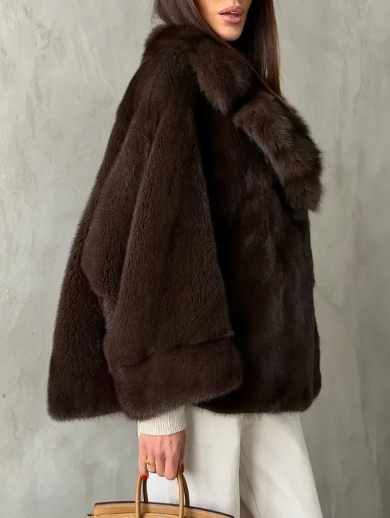 Короткий норковый жакет с воротником из куницы