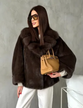 Короткий норковый жакет с воротником из куницы