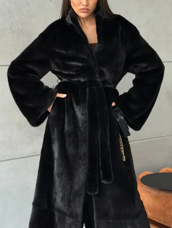 Длинная черная шуба из меха норки Saga furs