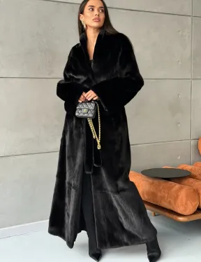 Длинная черная шуба из меха норки Saga furs