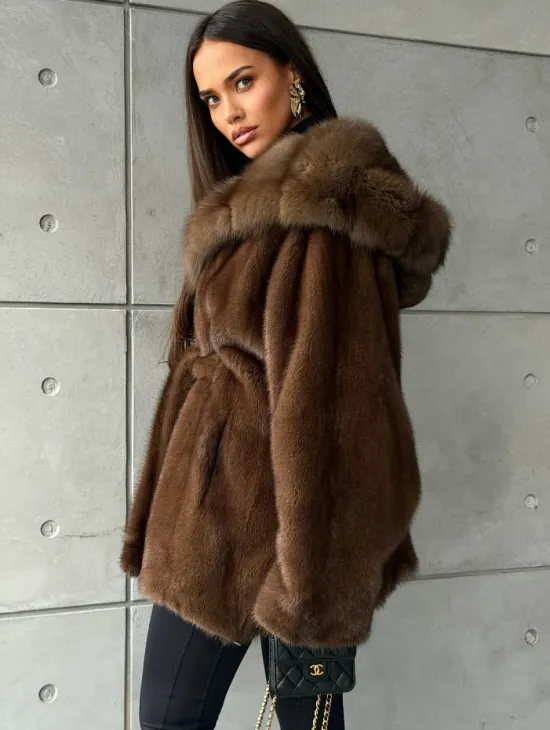 Полушубок норковый летучая мышь - капюшон куница