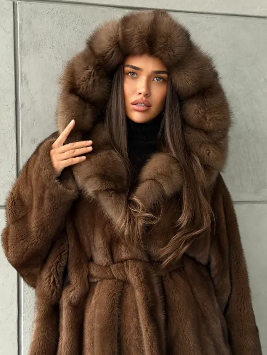 Полушубок норковый летучая мышь - капюшон куница