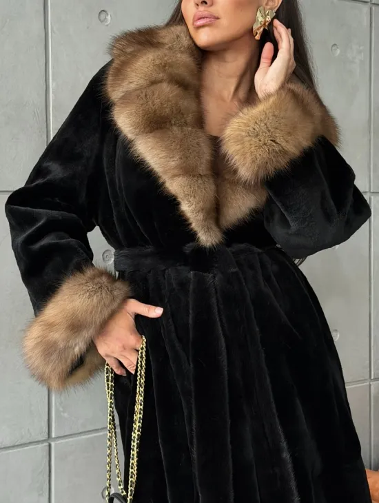 Шуба из чёрной стриженой норки, воротник и манжеты из куницы