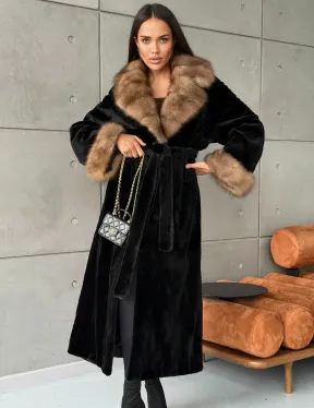 Шуба из чёрной стриженой норки, воротник и манжеты из куницы