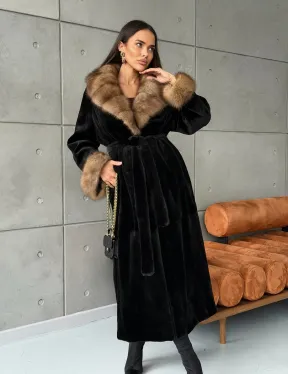 Шуба из чёрной стриженой норки, воротник и манжеты из куницы