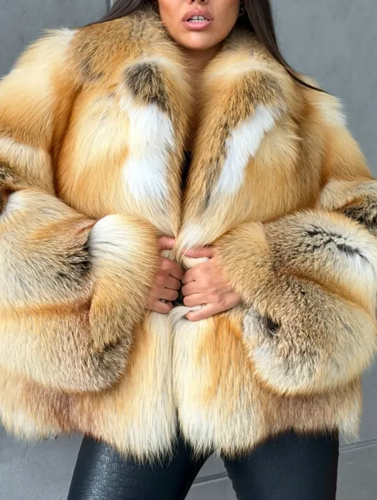 Короткая шуба из золотой альпийской лисы