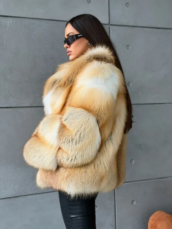 Короткая шуба из золотой альпийской лисы