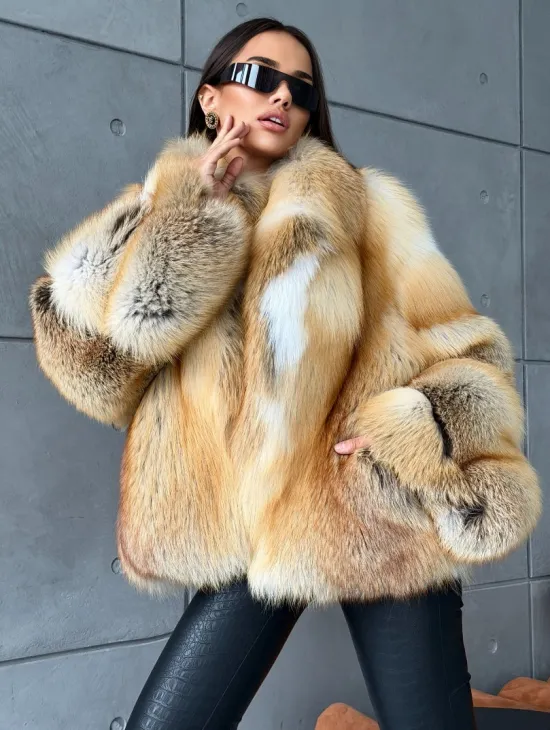 Короткая шуба из золотой альпийской лисы
