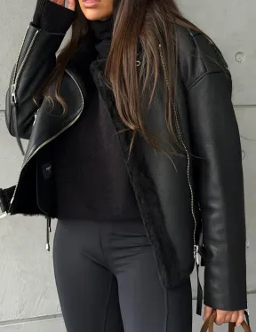 Черная короткая дубленка авиатор