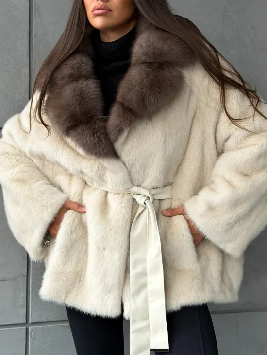 Светлая норковая шуба oversize - воротник куница