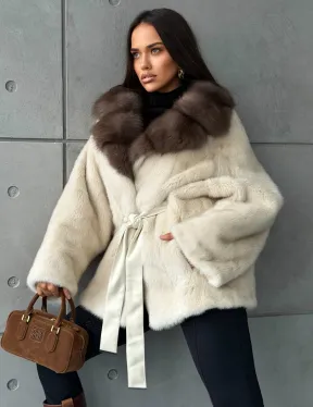 Светлая норковая шуба oversize - воротник куница