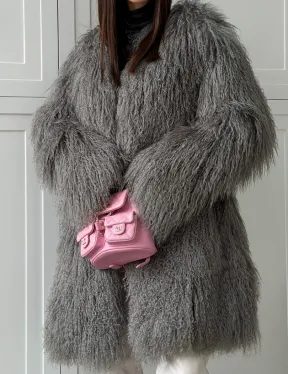 Удлиненная серая шуба из ламы