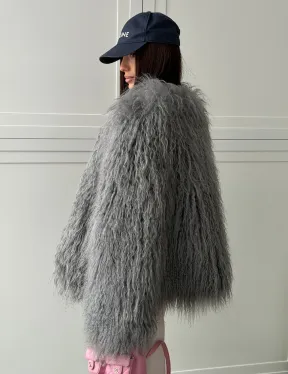 Серая шуба из натурального меха ламы