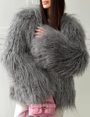 Серая шуба из натурального меха ламы