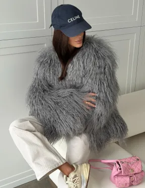 Серая шуба из натурального меха ламы